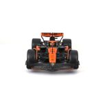 Bburago 1:24 RACE Formula F1 - McLaren F1 Team MCL38 (2024) #81 (Oscar Piastr) - Hard case