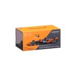 Bburago 1:43 RACE Formula F1 - McLaren F1 Team MCL38 (2024) #4 Senna Edition with driver and decorat