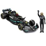 Bburago 1:24 RACE Formula F1 - Mercedes-AMG F1 W14 E (2023) #44 Lewis Hamilton with driver and decor