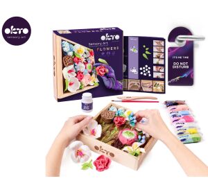 OKTO ROMANCE Výtvarná modelovací sada DIY květiny s dřevěným rámem  21x21 cm