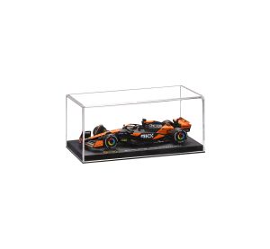 Bburago 1:43 RACE Formula F1 - McLaren F1 Team MCL38 (2024) #81 (Oscar Piastri) - with driver and de