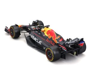 Bburago 1:24 Formula F1 Oracle Red Bull Racing RB18(2022) nr.1 Max Verstappen s řidičem