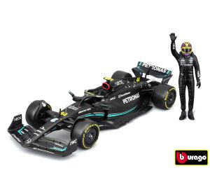 Bburago 1:24 RACE Formula F1 - Mercedes-AMG F1 W14 E (2023) #44 Lewis Hamilton with driver and decor